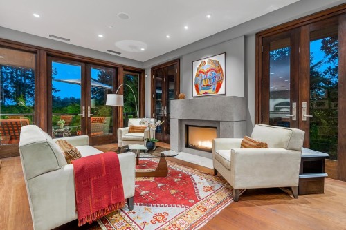 2870 Marine Drive Sw, Vancouver, BC - Indoor Photo Showing Living Room With Fireplace