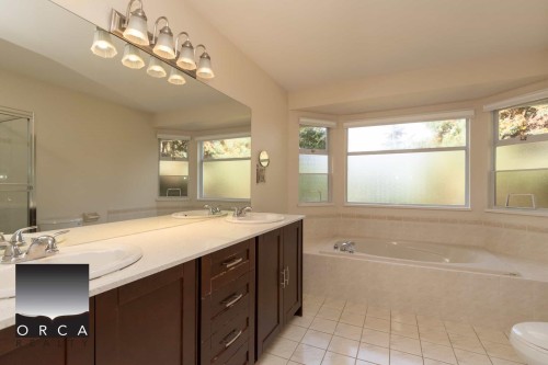 3015 Griffin Place, North Vancouver, BC - Indoor Photo Showing Bathroom