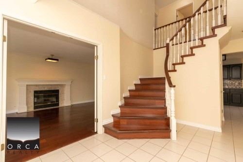 3015 Griffin Place, North Vancouver, BC - Indoor Photo Showing Other Room With Fireplace