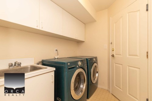 3015 Griffin Place, North Vancouver, BC - Indoor Photo Showing Laundry Room