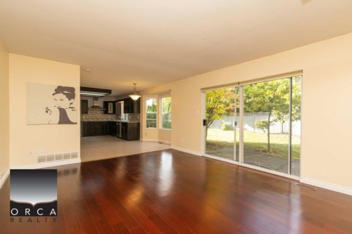 3015 Griffin Place, North Vancouver, BC - Indoor