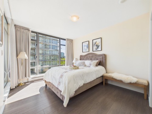 708-7360 Elmbridge Way, Richmond, BC - Indoor Photo Showing Bedroom
