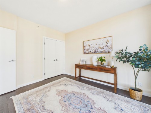 708-7360 Elmbridge Way, Richmond, BC - Indoor Photo Showing Other Room