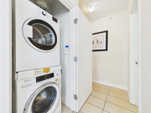 708-7360 Elmbridge Way, Richmond, BC - Indoor Photo Showing Laundry Room