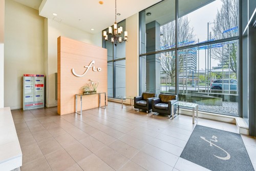 708-7360 Elmbridge Way, Richmond, BC - Indoor Photo Showing Other Room