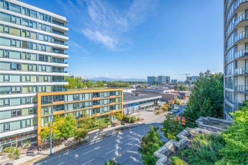 708-7360 Elmbridge Way, Richmond, BC - Outdoor
