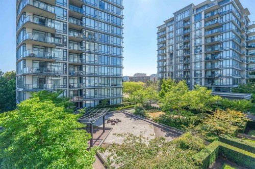 708-7360 Elmbridge Way, Richmond, BC - Outdoor With Facade
