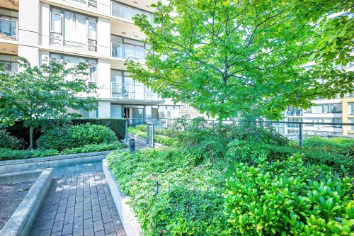 708-7360 Elmbridge Way, Richmond, BC - Outdoor