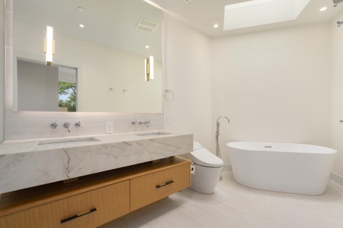 7380 Ashburn Street, Vancouver, BC - Indoor Photo Showing Bathroom