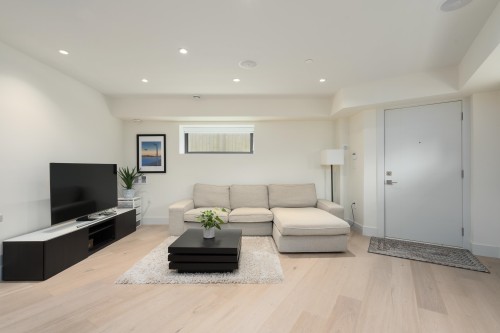 7380 Ashburn Street, Vancouver, BC - Indoor Photo Showing Living Room