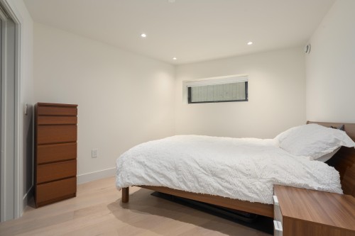 7380 Ashburn Street, Vancouver, BC - Indoor Photo Showing Bedroom