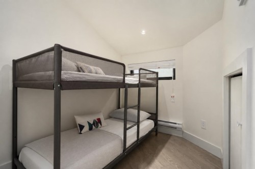 7380 Ashburn Street, Vancouver, BC - Indoor Photo Showing Bedroom