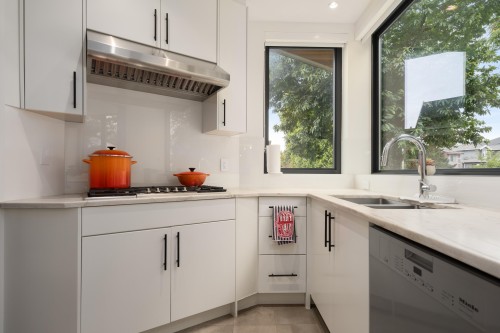 7380 Ashburn Street, Vancouver, BC - Indoor Photo Showing Kitchen With Double Sink