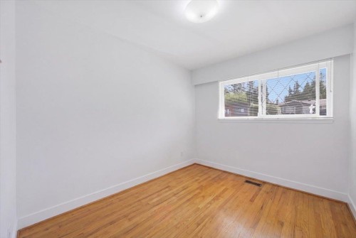 1388 Cambridge Drive, Coquitlam, BC - Indoor Photo Showing Other Room