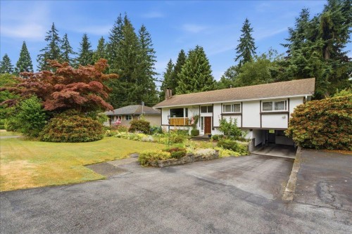 1388 Cambridge Drive, Coquitlam, BC - Outdoor With Facade