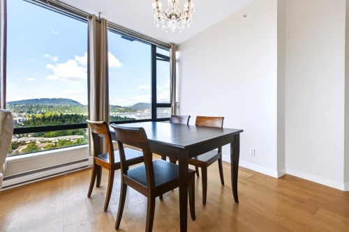 2204-110 Brew Street, Port Moody, BC - Indoor Photo Showing Dining Room