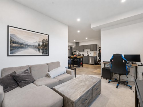 11092 Harris Drive, Maple Ridge, BC - Indoor Photo Showing Living Room