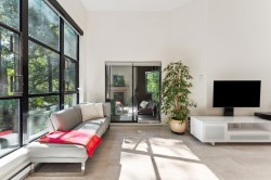 411-2181 10th Avenue W Vancouver, BC V6K 2H7