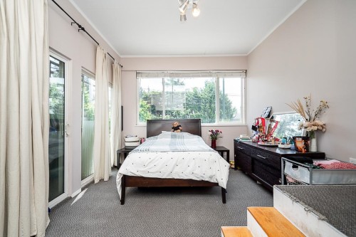 711 Alderson Avenue, Coquitlam, BC - Indoor Photo Showing Bedroom