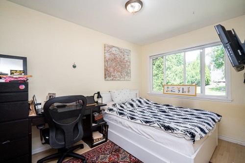 711 Alderson Avenue, Coquitlam, BC - Indoor Photo Showing Bedroom