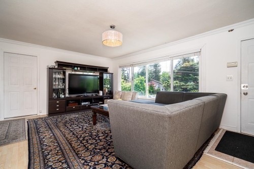 711 Alderson Avenue, Coquitlam, BC - Indoor Photo Showing Other Room
