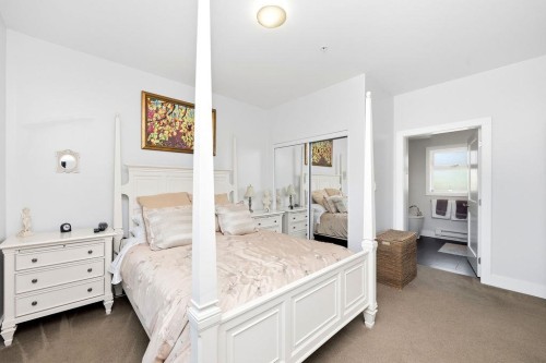 1-5778 Marine Way, Sechelt, BC - Indoor Photo Showing Bedroom
