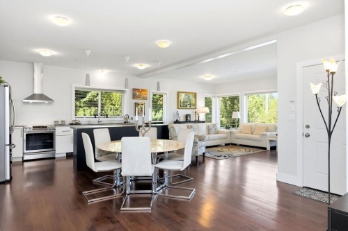 1-5778 Marine Way, Sechelt, BC - Indoor Photo Showing Dining Room