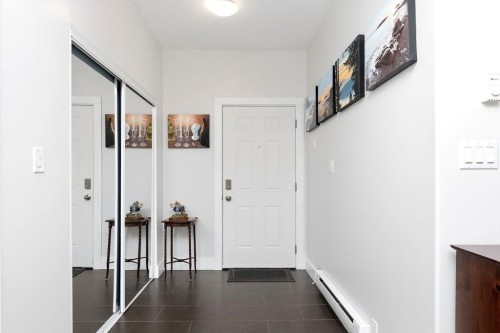 1-5778 Marine Way, Sechelt, BC - Indoor Photo Showing Other Room