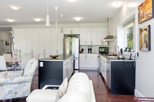 1-5778 Marine Way, Sechelt, BC - Indoor Photo Showing Kitchen