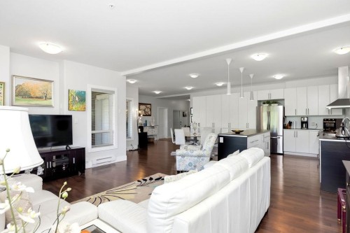 1-5778 Marine Way, Sechelt, BC - Indoor Photo Showing Living Room