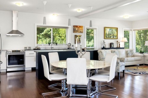 1-5778 Marine Way, Sechelt, BC - Indoor Photo Showing Other Room