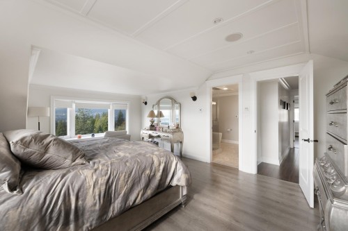 4050 St. Pauls Avenue, North Vancouver, BC - Indoor Photo Showing Bedroom