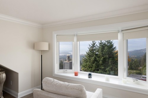 4050 St. Pauls Avenue, North Vancouver, BC - Indoor