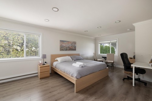 4050 St. Pauls Avenue, North Vancouver, BC - Indoor Photo Showing Bedroom