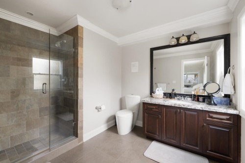 4050 St. Pauls Avenue, North Vancouver, BC - Indoor Photo Showing Bathroom