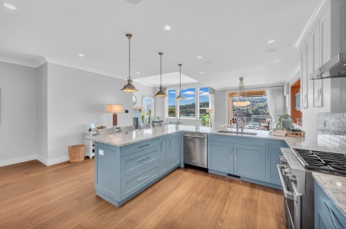 1126 Ioco Road, Port Moody, BC - Indoor Photo Showing Kitchen With Upgraded Kitchen