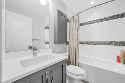 1126 Ioco Road, Port Moody, BC - Indoor Photo Showing Bathroom