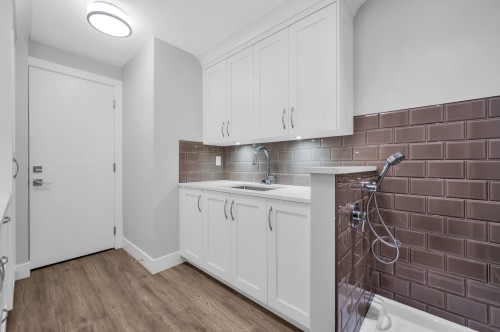 1126 Ioco Road, Port Moody, BC - Indoor Photo Showing Kitchen