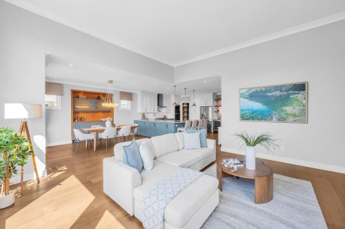 1126 Ioco Road, Port Moody, BC - Indoor Photo Showing Living Room