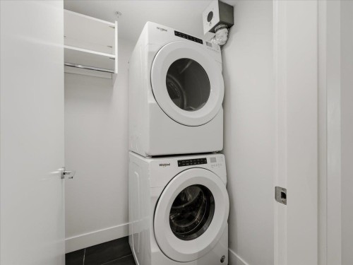 302-8533 River District Crossing, Vancouver, BC - Indoor Photo Showing Laundry Room