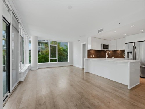 302-8533 River District Crossing, Vancouver, BC - Indoor Photo Showing Kitchen