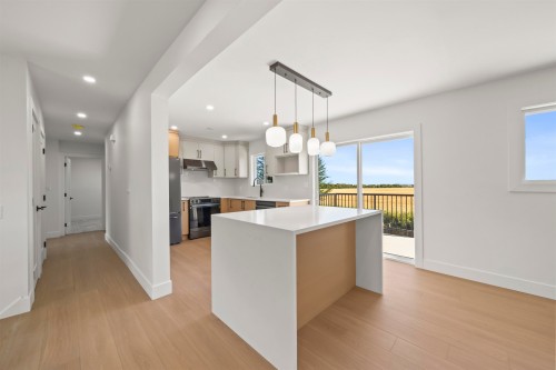 5548 44 Avenue, Delta, BC - Indoor Photo Showing Kitchen