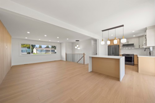 5548 44 Avenue, Delta, BC - Indoor Photo Showing Kitchen With Upgraded Kitchen