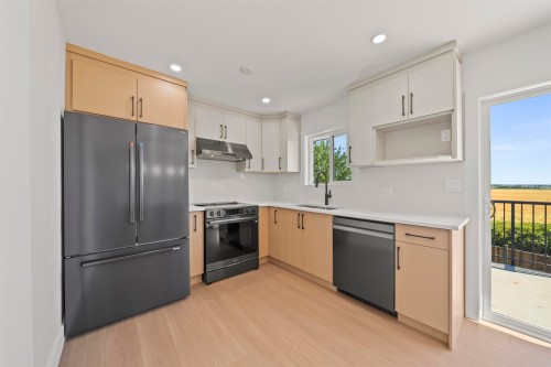 5548 44 Avenue, Delta, BC - Indoor Photo Showing Kitchen