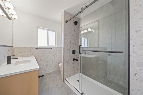 5548 44 Avenue, Delta, BC - Indoor Photo Showing Bathroom