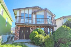 2986 3rd Avenue E Vancouver, BC V5M 1H8