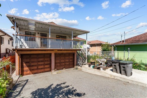 2986 3Rd Avenue E, Vancouver, BC - Outdoor With Exterior