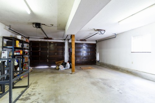 2986 3Rd Avenue E, Vancouver, BC - Indoor Photo Showing Garage