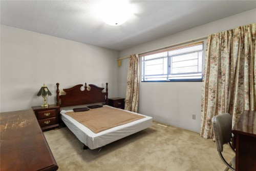 2986 3Rd Avenue E, Vancouver, BC - Indoor Photo Showing Bedroom