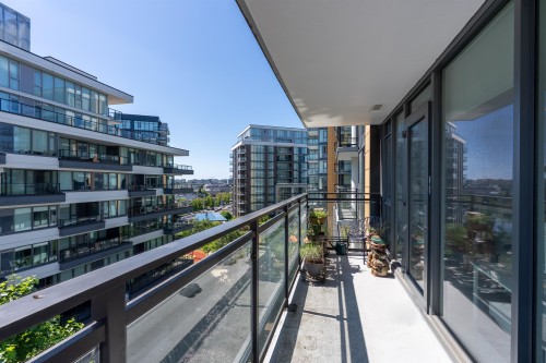 1002-3200 Corvette Way, Richmond, BC - Outdoor With Balcony With Exterior